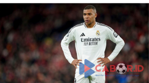 Pemain Real Madrid Ramai-ramai Bela Kylian Mbappe