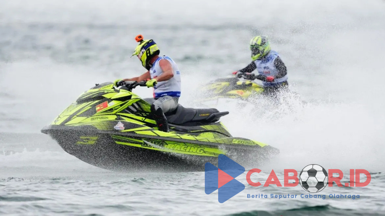 Penonton Antusias Saksikan Lomba Jetski Simalungun Cup 2024