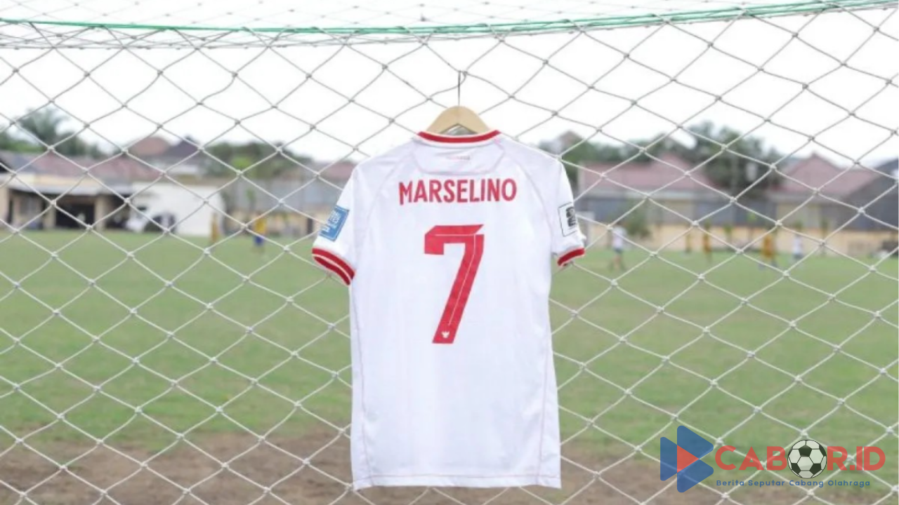 Jersi Marselino saat Laga lawan Arab Akan Dilelang untuk Sekolah di Surabaya