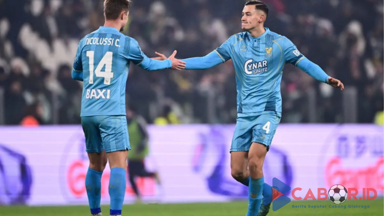 Jay Idzes Main Full saat Venezia Taklukkan Cagliari 2-1