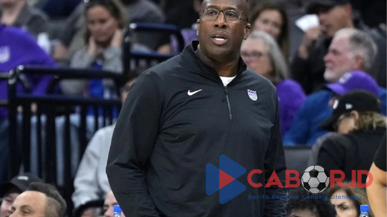 Sacramento Kings Pecat Pelatih Mike Brown Kurang Dari Separuh Musim