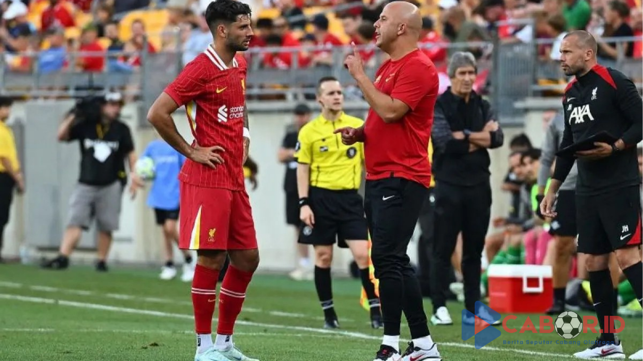 Arne Slot Puji Pertahanan Nottingham Forest