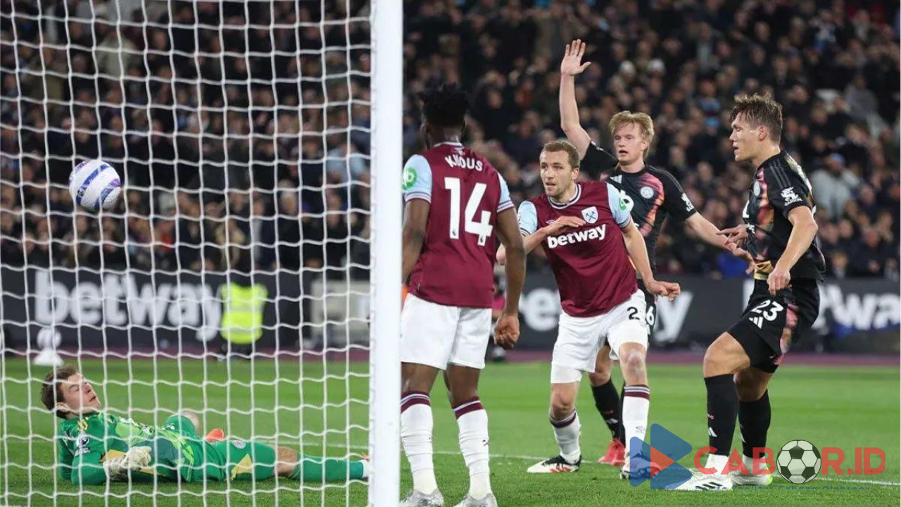 West Ham United Taklukkan Leicester City dengan Skor 2-0